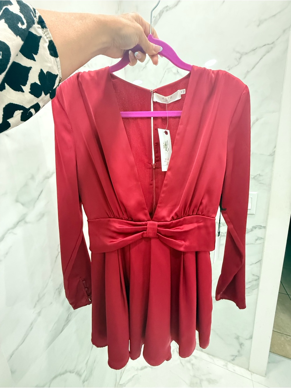 Astr Red Bow-Waist V-Neck Long Sleeve Dress
